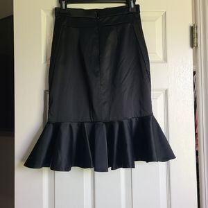 Bebe Black Ruffle Pencil Skirt Size 6